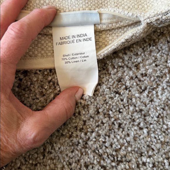 Pottery Barn “YOU CAN HAVE IT ALL” Textured 24” x 24” Pillow Cover, Like New - Picture 4 of 6